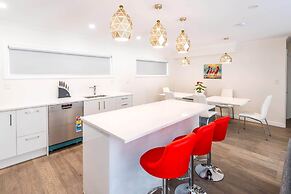 Brand New 5BR home with view of the sea