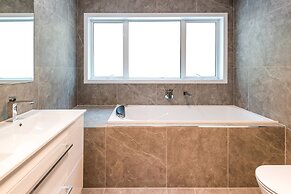 Brand New 5BR home with view of the sea