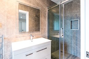 Brand New 5BR home with view of the sea