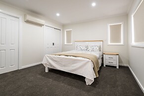 Brand New 5BR home with view of the sea