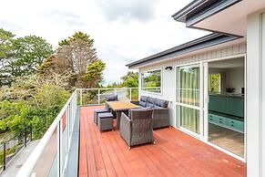 Brand New 5BR home with view of the sea