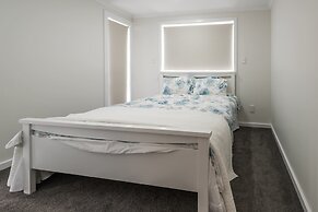 Brand New 5BR home with view of the sea