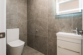 Brand New 5BR home with view of the sea