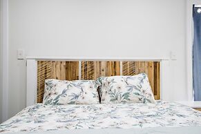 Brand New 5BR home with view of the sea