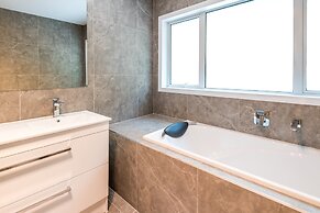 Brand New 5BR home with view of the sea