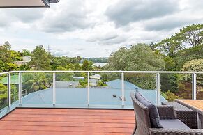 Brand New 5BR home with view of the sea