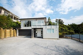 Brand New 5BR home with view of the sea