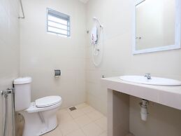 OYO 89877 Sun Triang Hotel