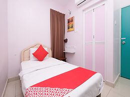 OYO 89877 Sun Triang Hotel