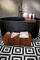 Diez Diez Collection