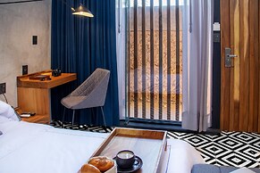 Diez Diez Collection