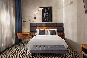 Diez Diez Collection