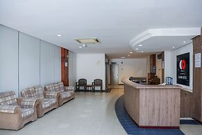 OYO Capital O 89876 Safari Hotel