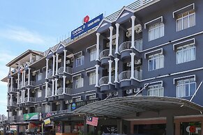 OYO Capital O 89876 Safari Hotel