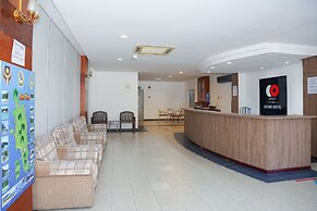 OYO Capital O 89876 Safari Hotel