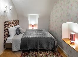 Chateau 9 Apartments by Adrez Living