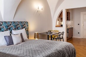 Chateau 9 Apartments by Adrez Living