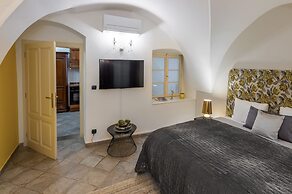 Chateau 9 Apartments by Adrez Living