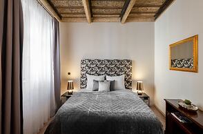 Chateau 9 Apartments by Adrez Living