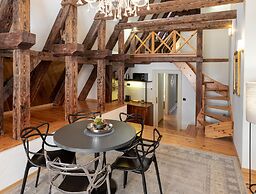 Chateau 9 Apartments by Adrez Living