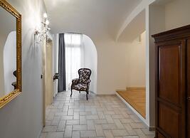 Chateau 9 Apartments by Adrez Living