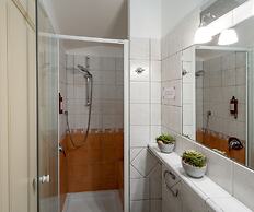 Chateau 9 Apartments by Adrez Living