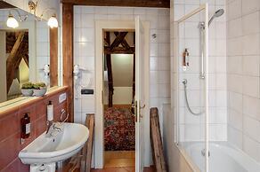 Chateau 9 Apartments by Adrez Living