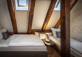 Chateau 9 Apartments by Adrez Living