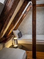 Chateau 9 Apartments by Adrez Living