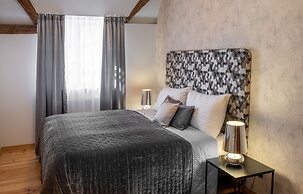 Chateau 9 Apartments by Adrez Living