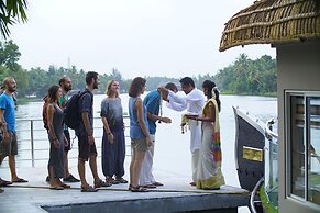 Premium Luxury Houseboat