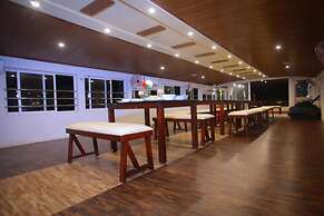 Premium Luxury Houseboat