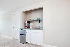 Tropical Luxury Near Disney! Professionally Decorated With Huge Pool, 