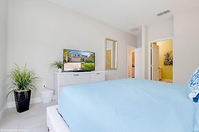 Tropical Luxury Near Disney! Professionally Decorated With Huge Pool, 