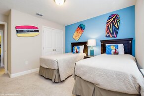 Tropical Luxury Near Disney! Professionally Decorated With Huge Pool, 