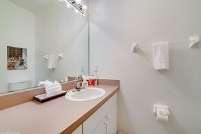 Newly Renovated, Spacious 3bd/2.5ba Villa With Lake View, Near Disney 