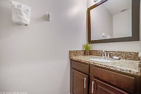 Spacious 4BD Town Home With Private Patio - Near Disney Parks AND Golf