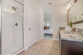 Spacious 4BD Town Home With Private Patio - Near Disney Parks AND Golf