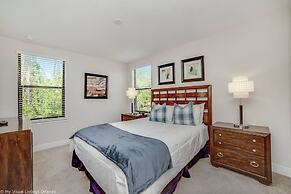 Spacious 4BD Town Home With Private Patio - Near Disney Parks AND Golf