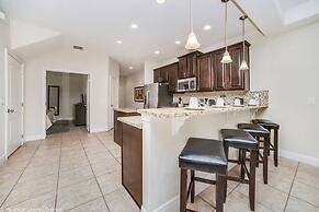 Spacious 4BD Town Home With Private Patio - Near Disney Parks AND Golf