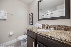 Spacious 4BD Town Home With Private Patio - Near Disney Parks AND Golf