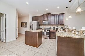 Spacious 4BD Town Home With Private Patio - Near Disney Parks AND Golf