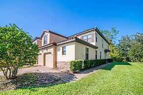 Spacious 4BD Town Home With Private Patio - Near Disney Parks AND Golf