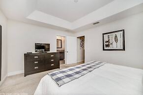 Spacious 4BD Town Home With Private Patio - Near Disney Parks AND Golf