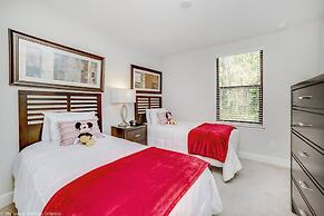 Spacious 4BD Town Home With Private Patio - Near Disney Parks AND Golf