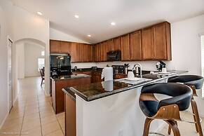 Light, Fresh and Airy Pool Home Near Disney 4bd/3ba - #4av420