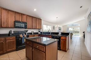 Light, Fresh and Airy Pool Home Near Disney 4bd/3ba - #4av420