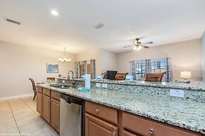 Posh and Spacious Lake View Home, Only Minutes From Disney 4bd/3ba #3p