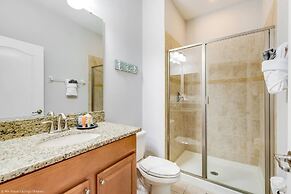 Posh and Spacious Lake View Home, Only Minutes From Disney 4bd/3ba #3p