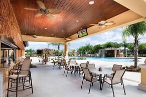 Posh and Spacious Lake View Home, Only Minutes From Disney 4bd/3ba #3p